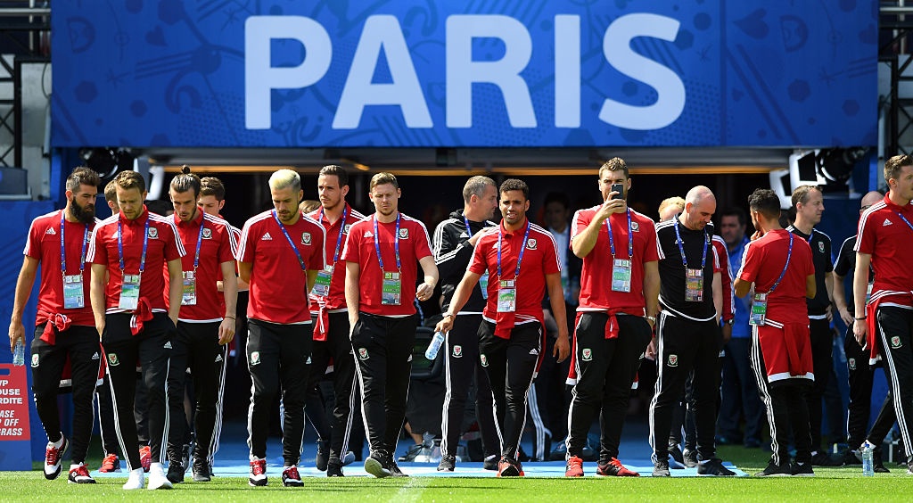 Gareth Bale dùng tay khống chế đồng đội ảnh 10 Gareth Bale dung tay khong che dong doi anh 10