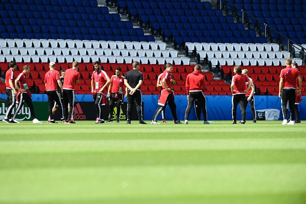 Gareth Bale dùng tay khống chế đồng đội ảnh 9 Gareth Bale dung tay khong che dong doi anh 9