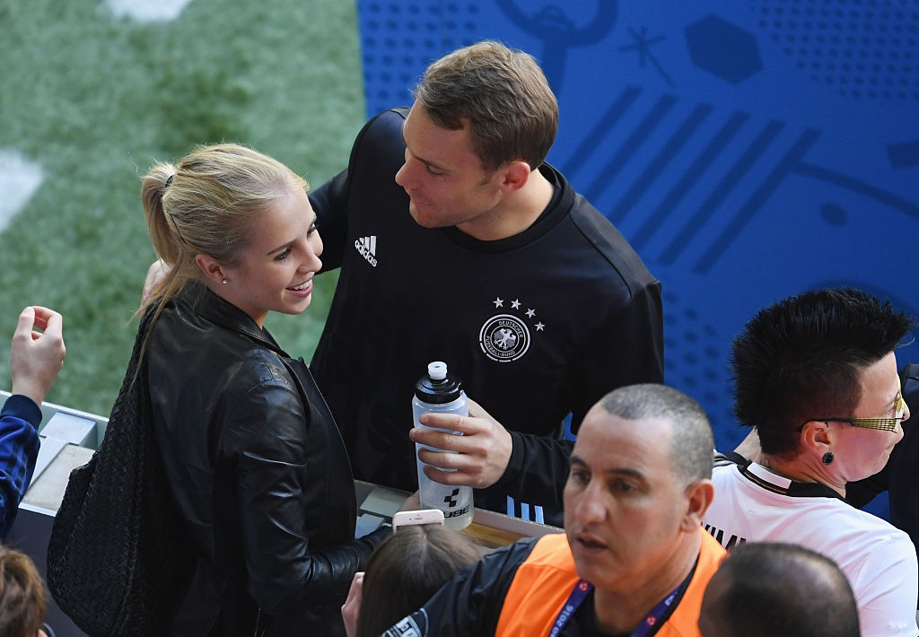 Neuer, Goetze hôn bạn gái ở Euro 2016 ảnh 7 Neuer, Goetze hon ban gai o Euro 2016 anh 7