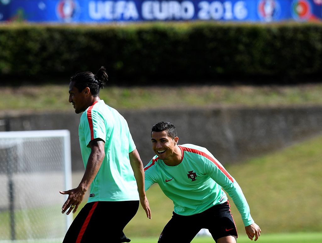 Ronaldo khoe ky thuat truoc tu ket Euro anh 3