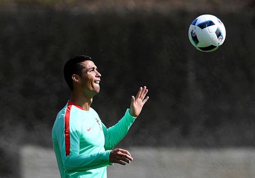 Ronaldo bieu dien ky thuat hinh anh