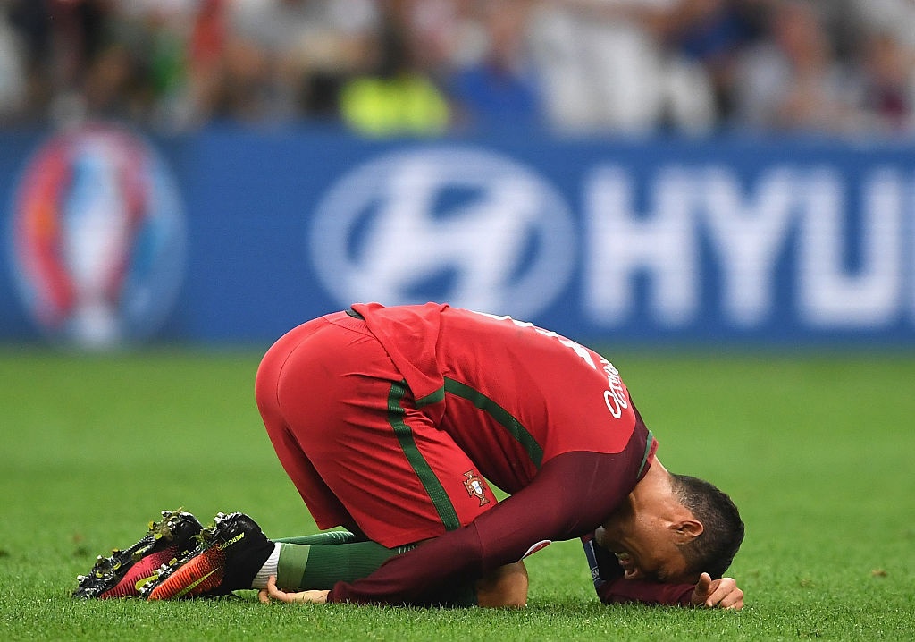 Ronaldo tu that vong den phan khich anh 2