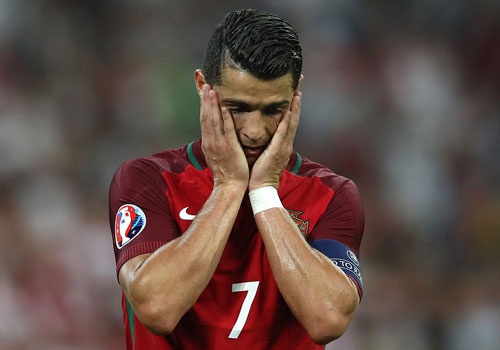 Ronaldo tu that vong den phan khich khi vao ban ket Euro hinh anh