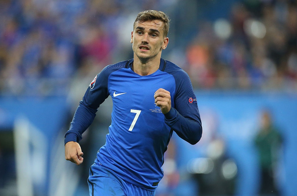 Ronaldo bi loai khoi doi hinh tu ket anh 10