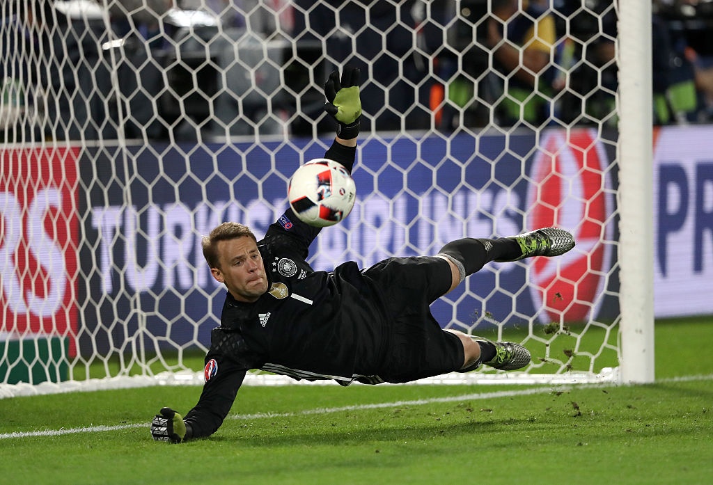 Ronaldo bi loai khoi doi hinh tu ket anh 2