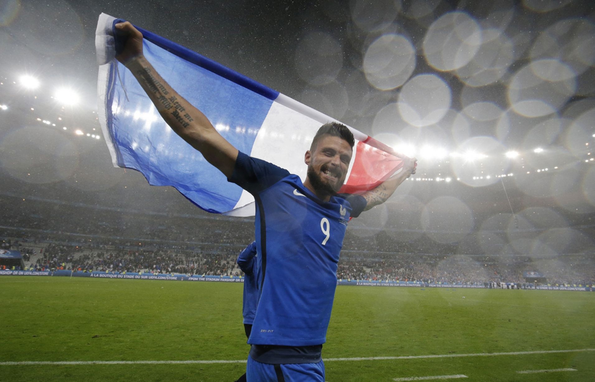 Giroud toa sang giup Phap danh bai Iceland anh 12