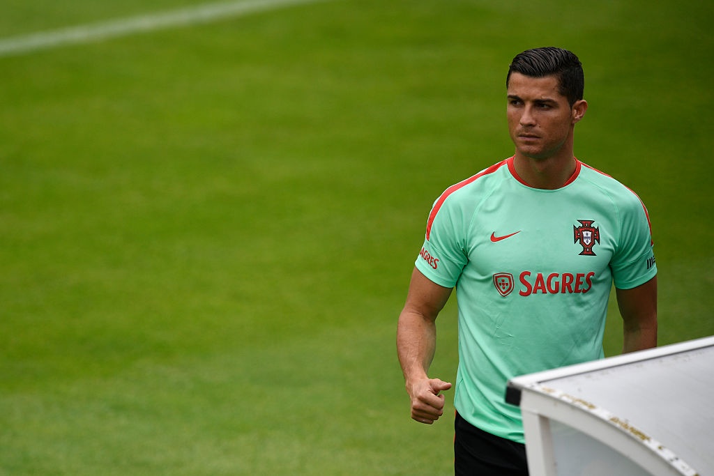 Ronaldo chạy leo dốc rèn thể lực ảnh 8 Ronaldo chay leo doc ren the luc anh 8