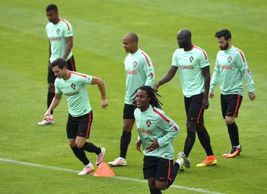 Ronaldo choc cuoi dong doi truoc ban ket anh 11