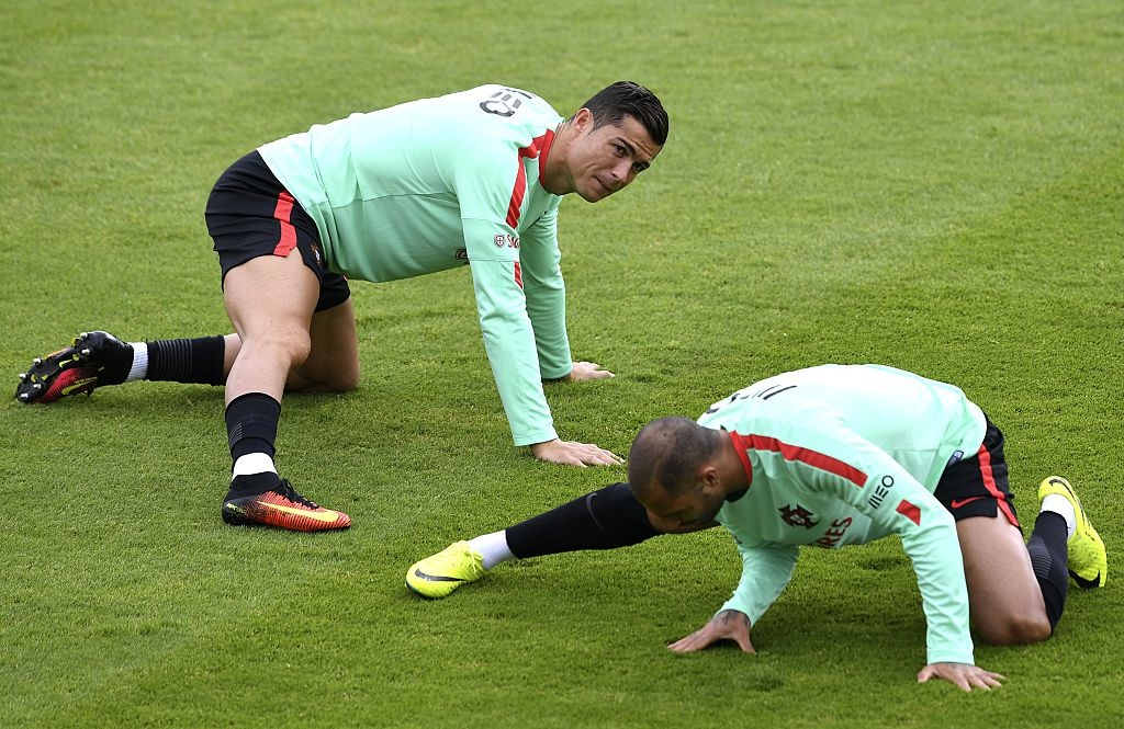 Ronaldo choc cuoi dong doi truoc ban ket anh 4