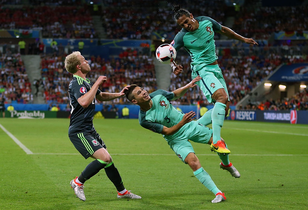 Ronaldo vao doi hinh hay nhat ban ket anh 5