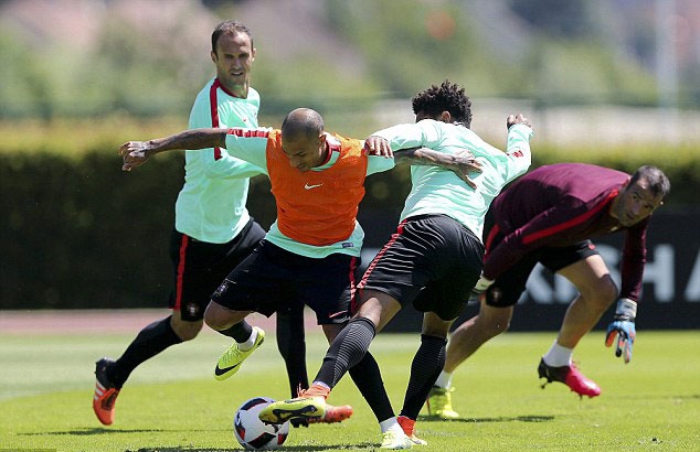 Bo Dao Nha chuan bi cho chung ket Euro 2016 hinh anh