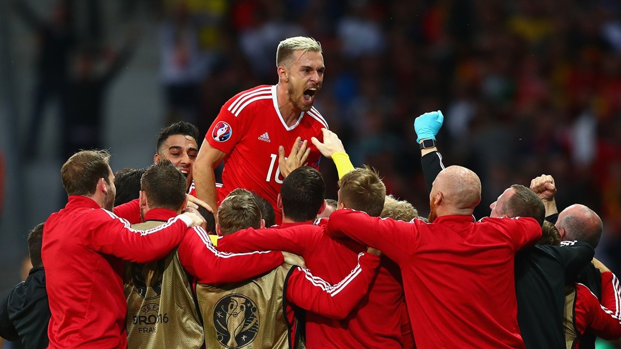 Ronaldo vao doi hinh hay nhat Euro 2016 anh 7