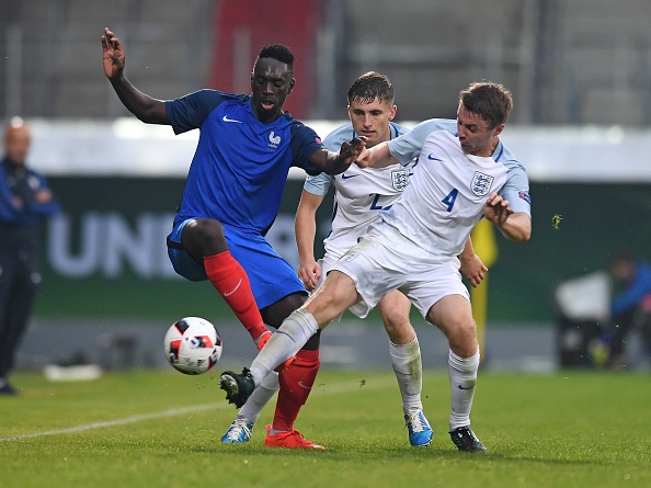 Pha dan xep da phat ghi ban cua U19 Phap hinh anh