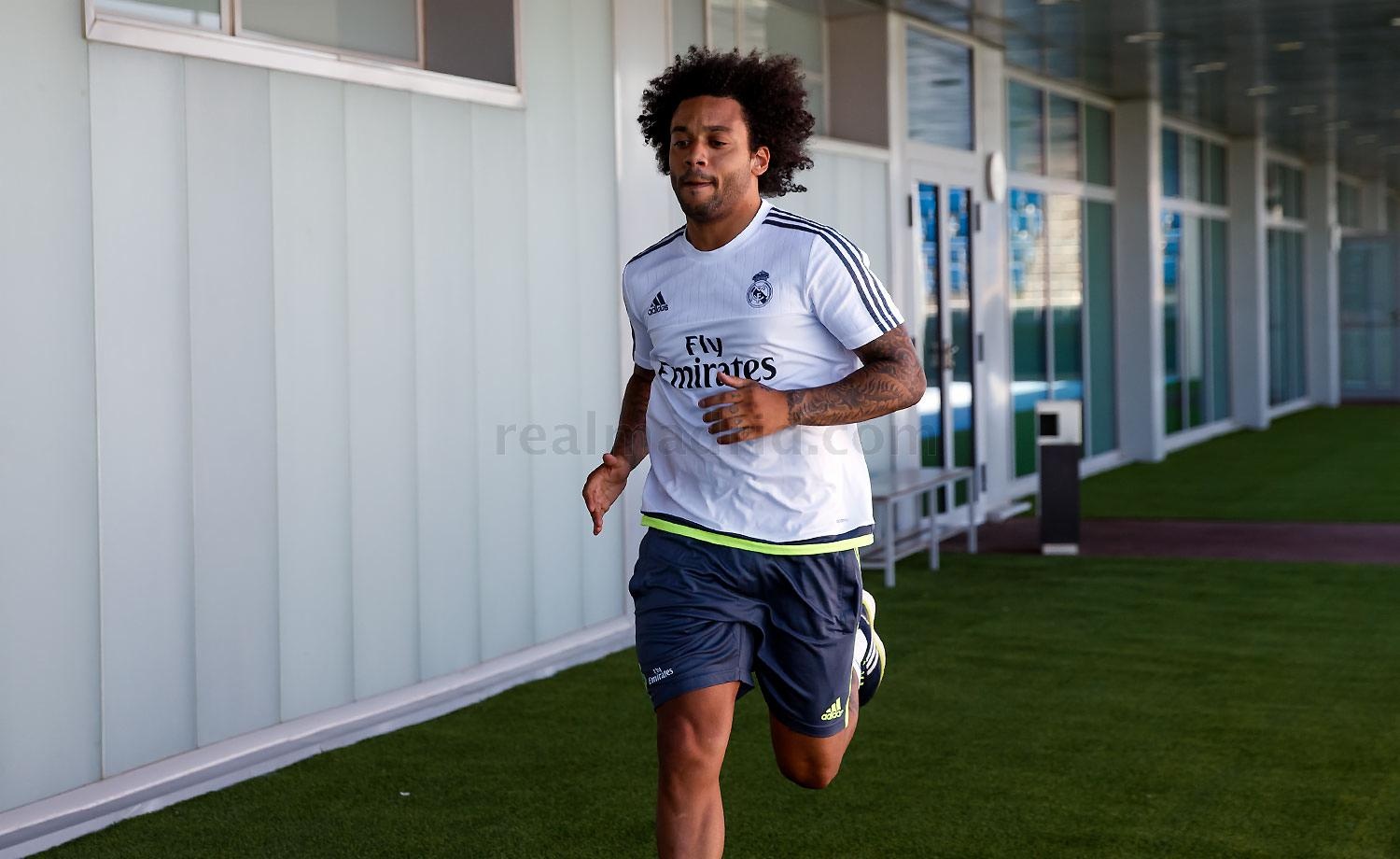 Ramos khoe suc manh co bap anh 2