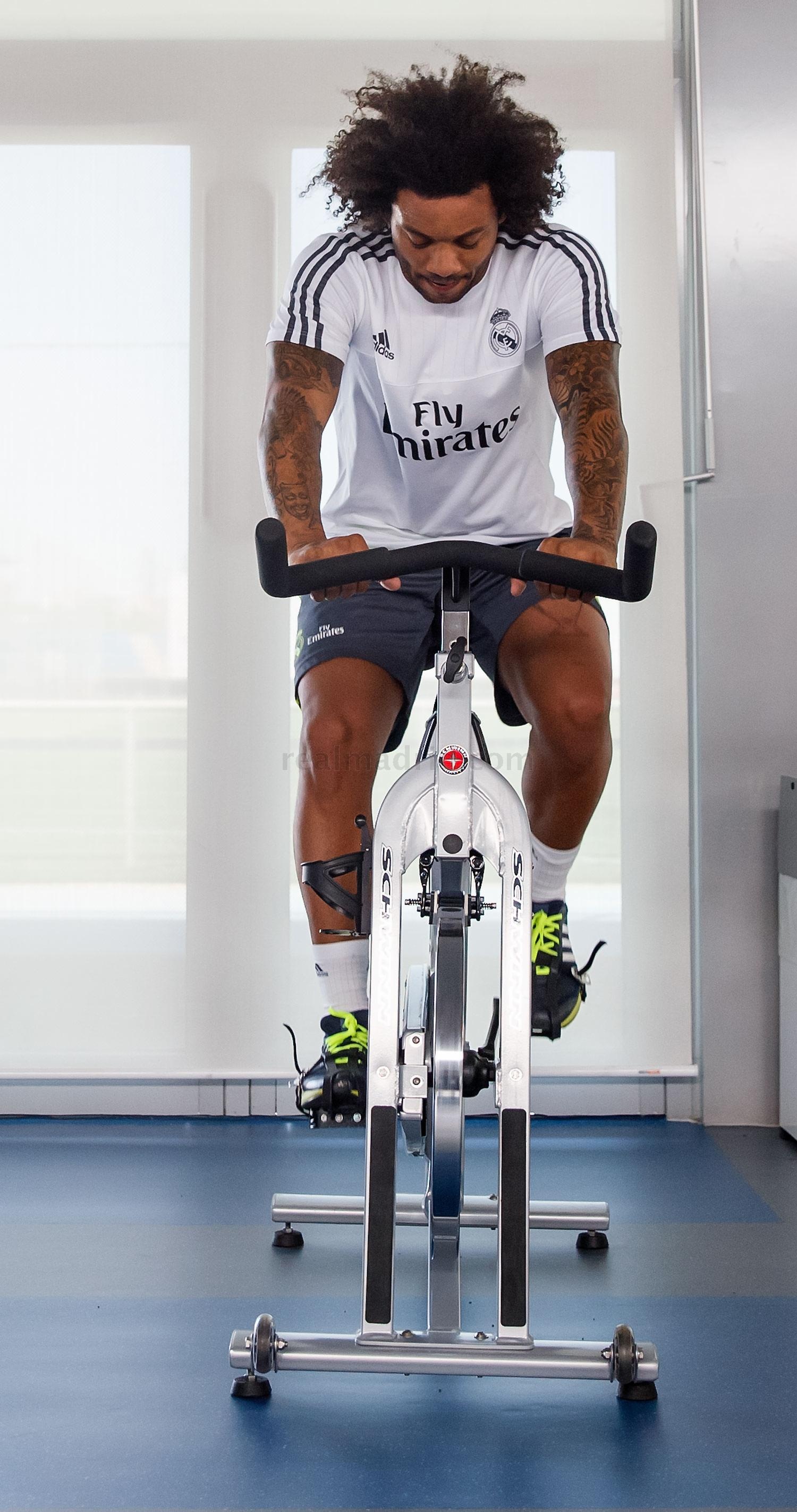 Ramos khoe suc manh co bap anh 4