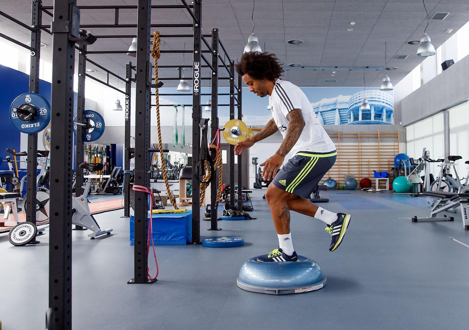 Ramos khoe suc manh co bap anh 6