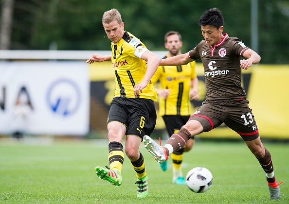 Aubameyang lap cu dup, Dortmund co chien thang 3-2 hinh anh