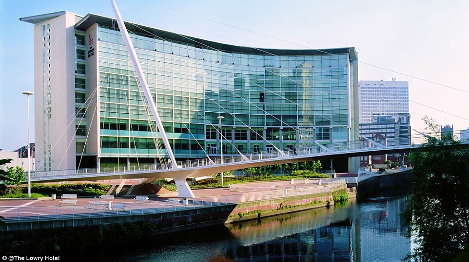 MU sử dụng khách sạn 5 sao ảnh 2 MU su dung khach san 5 sao anh 2