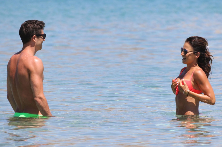 Lewandowski và bà xã tình tứ ở biển ảnh 2 Lewandowski va ba xa tinh tu o bien anh 2