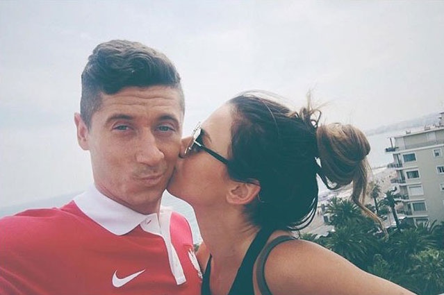 Lewandowski và bà xã tình tứ ở biển ảnh 9 Lewandowski va ba xa tinh tu o bien anh 9