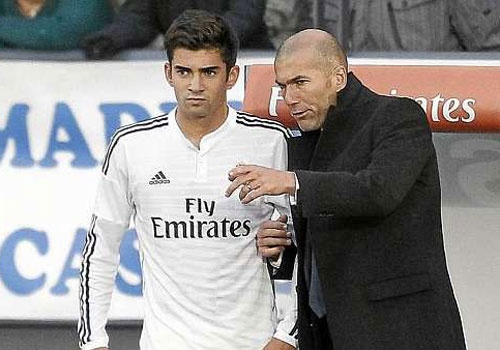 Zidane dua 2 con trai du dau cung Real Madrid hinh anh