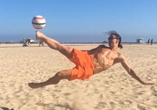 Ibrahimovic the hien ky thuat dinh cao hinh anh