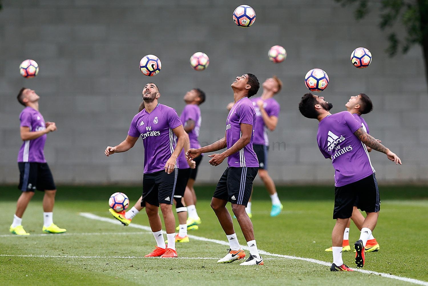 Zidane cho cau thu Real chay bo anh 11