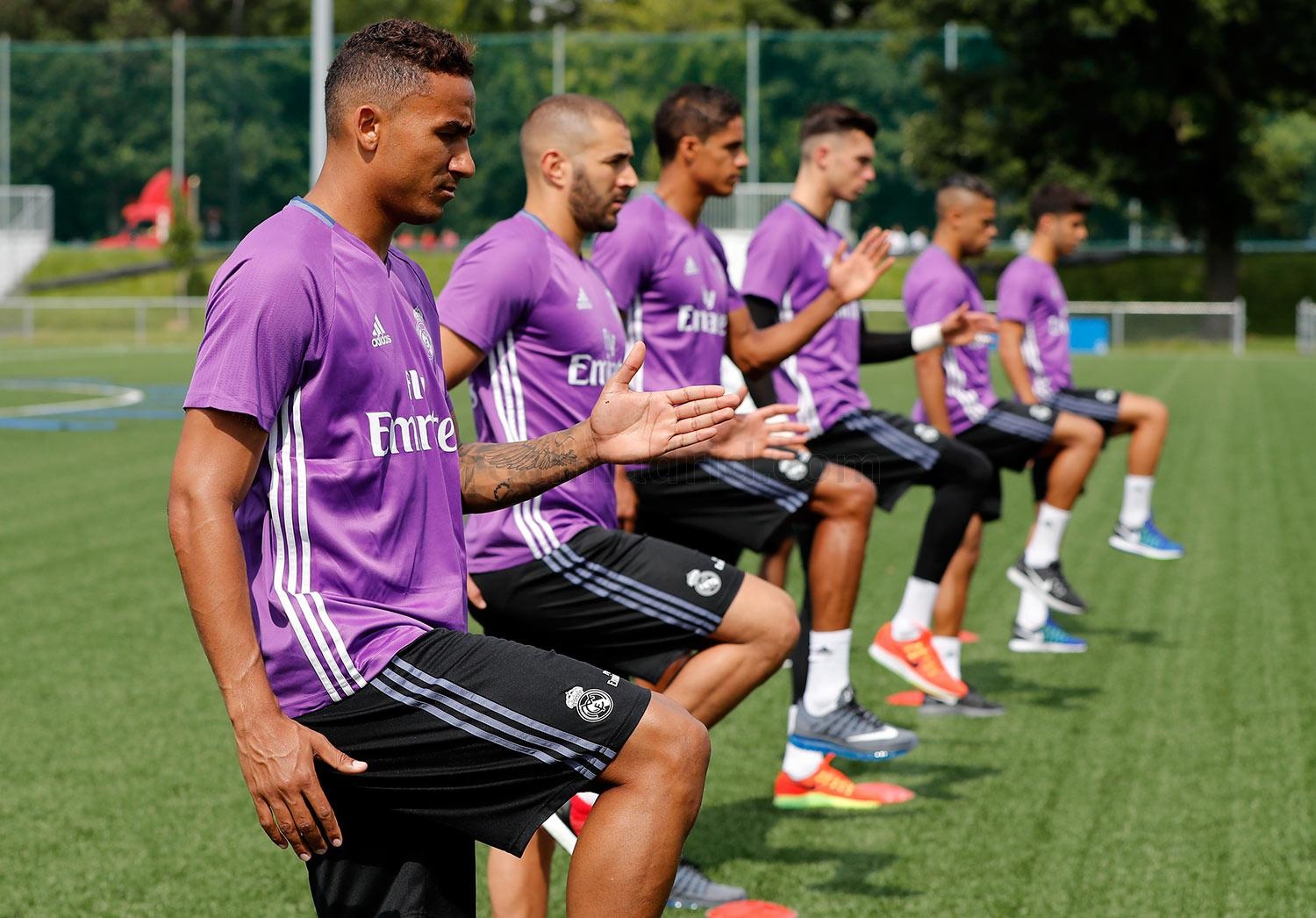 Zidane cho cau thu Real chay bo anh 9