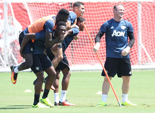 MU vui dua truoc tran gap Dortmund anh 4