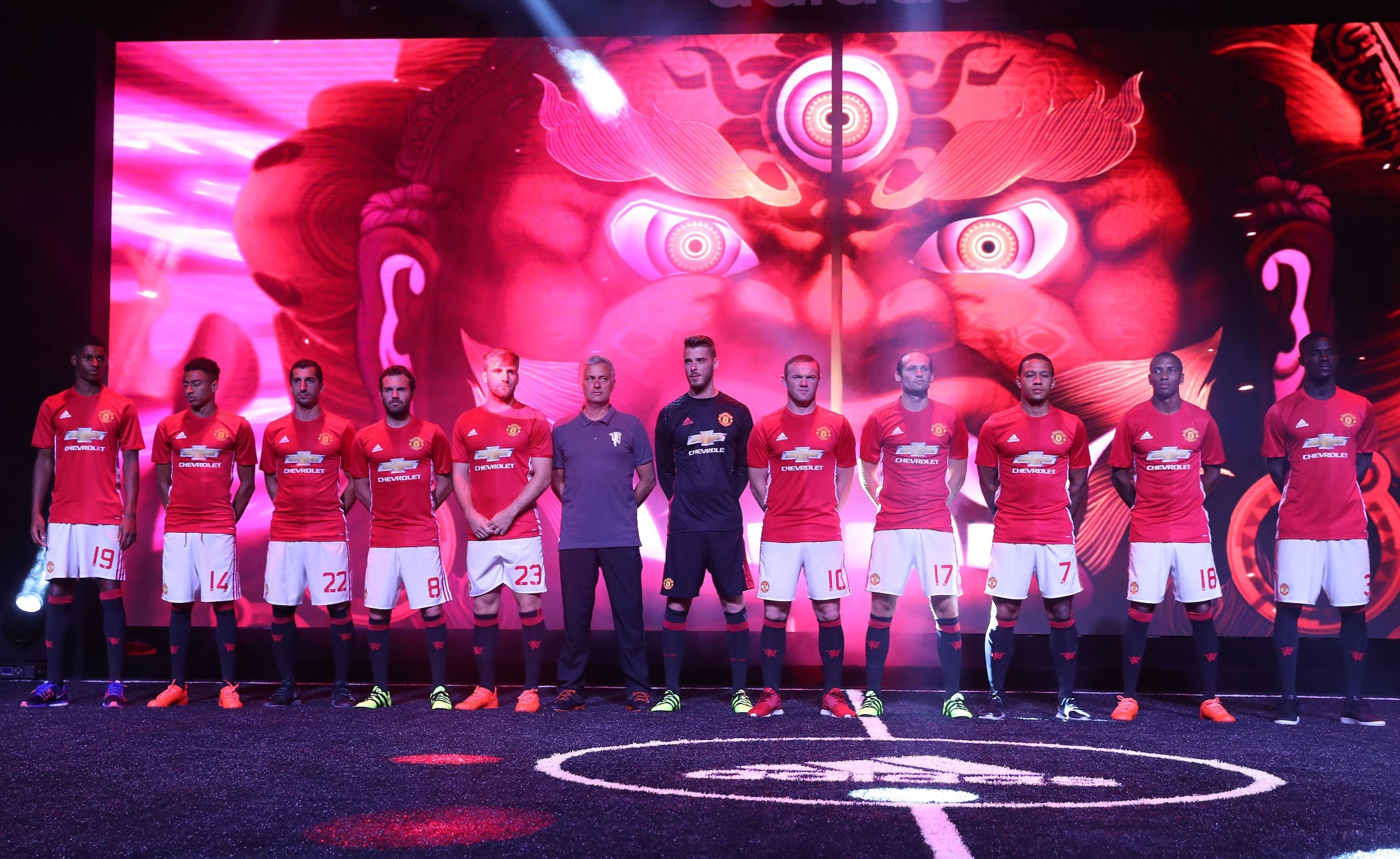 MU giới thiệu áo đấu sân nhà ảnh 3 MU gioi thieu ao dau san nha anh 3