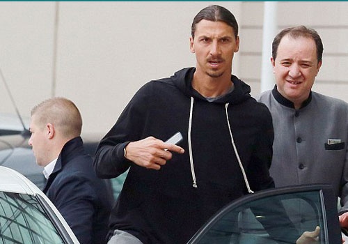 Ibrahimovic san sang cho lan dau hoi quan o MU hinh anh