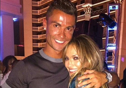 Ronaldo phan khich trong dem nhac soi dong o My hinh anh