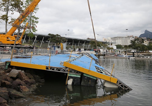 Cong trinh phuc vu mon dua thuyen Olympic bi sap hinh anh