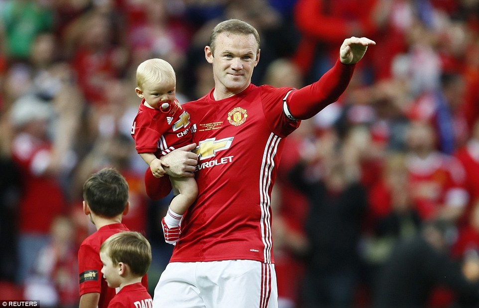 Sir Alex chung kien tran tri an Rooney anh 2