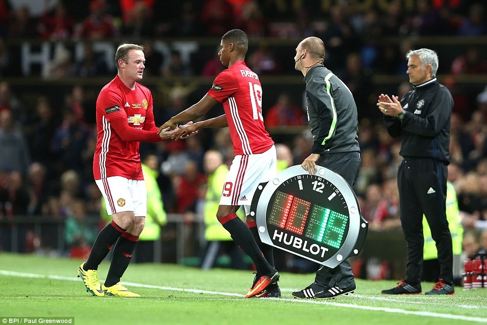 Sir Alex chung kien tran tri an Rooney anh 12