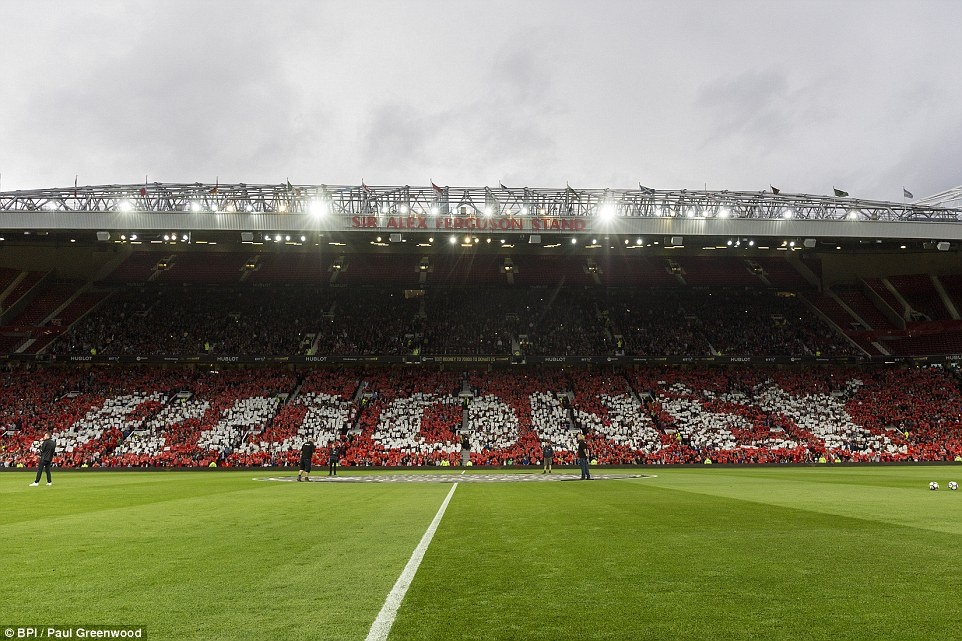 Sir Alex chung kien tran tri an Rooney anh 6