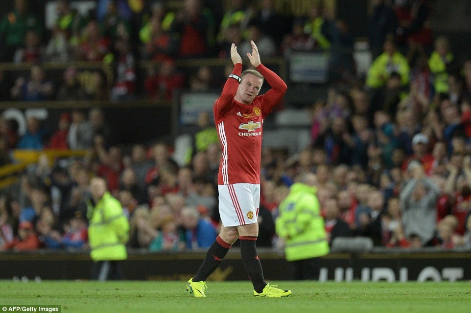 Sir Alex chung kien tran tri an Rooney anh 10