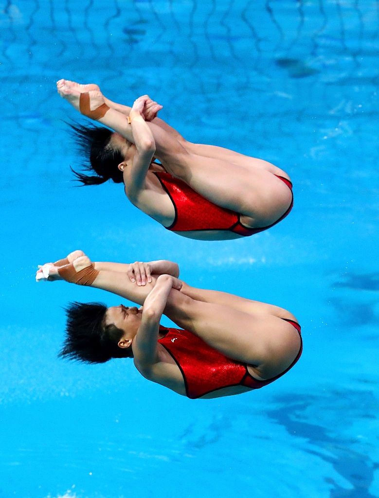 Nhung man bieu dien cua VDV nhay cau anh 1