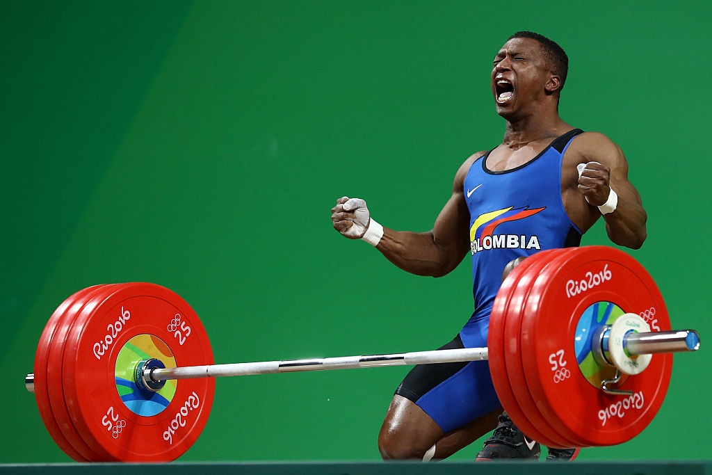 Nhà vô địch Olympic khóc nức nở ảnh 8 Nha vo dich Olympic khoc nuc no anh 8