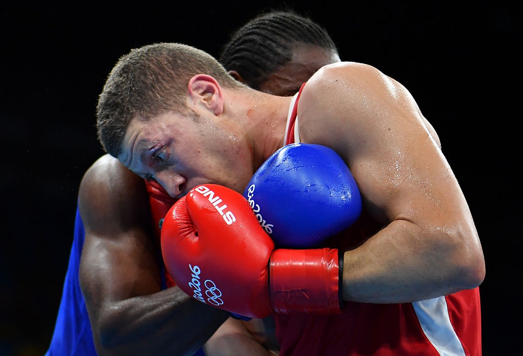 VĐV Algeria bị đánh rách mí mắt ảnh 5 VDV Algeria bi danh rach mi mat anh 5