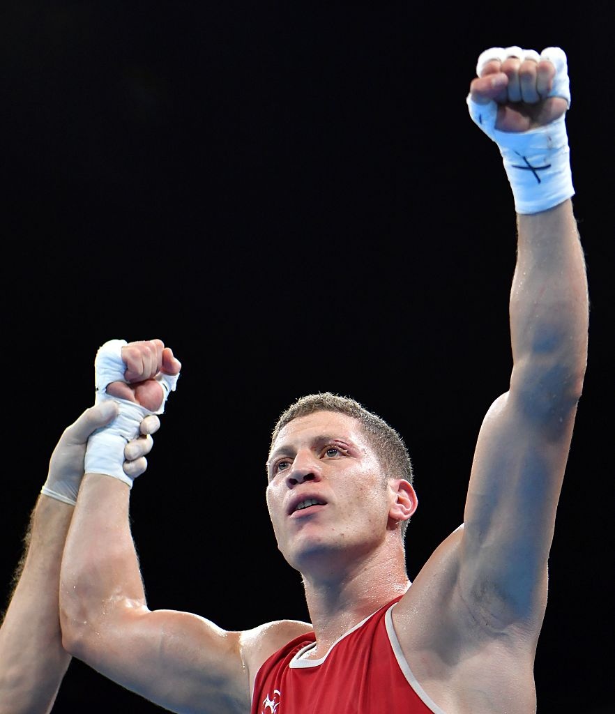 VĐV Algeria bị đánh rách mí mắt ảnh 4 VDV Algeria bi danh rach mi mat anh 4