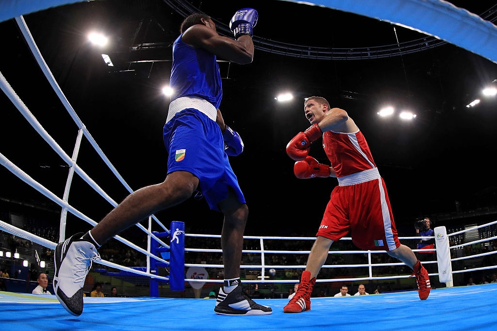 VĐV Algeria bị đánh rách mí mắt ảnh 7 VDV Algeria bi danh rach mi mat anh 7