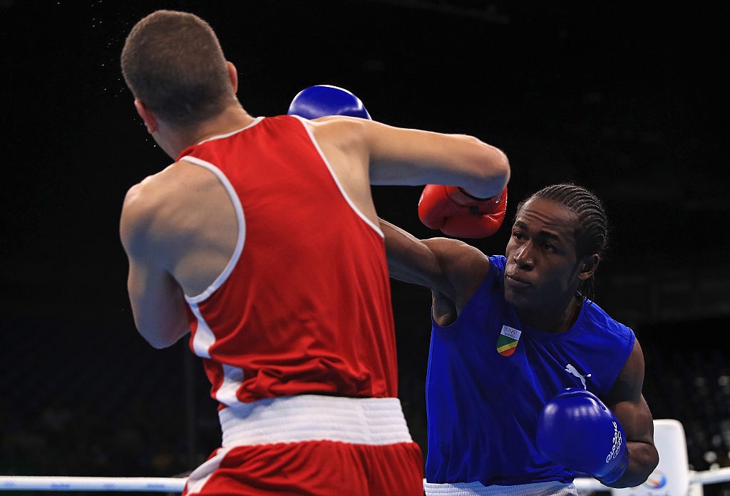 VĐV Algeria bị đánh rách mí mắt ảnh 8 VDV Algeria bi danh rach mi mat anh 8