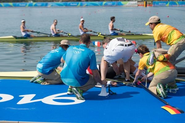 VDV Olympic bat tinh khi ve dich anh 3