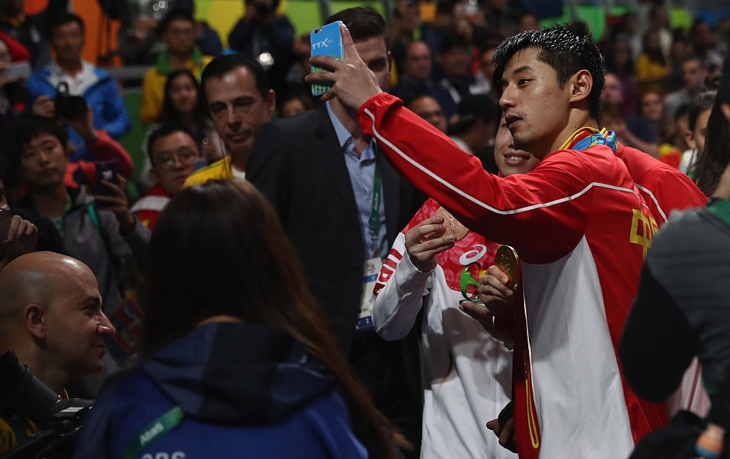 ‘Đường tăng’ cổ vũ VĐV Trung Quốc ảnh 6 ‘Duong tang’ co vu VDV Trung Quoc anh 6