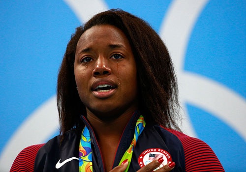 Nu VDV da mau dau tien doat HCV Olympic boi loi hinh anh