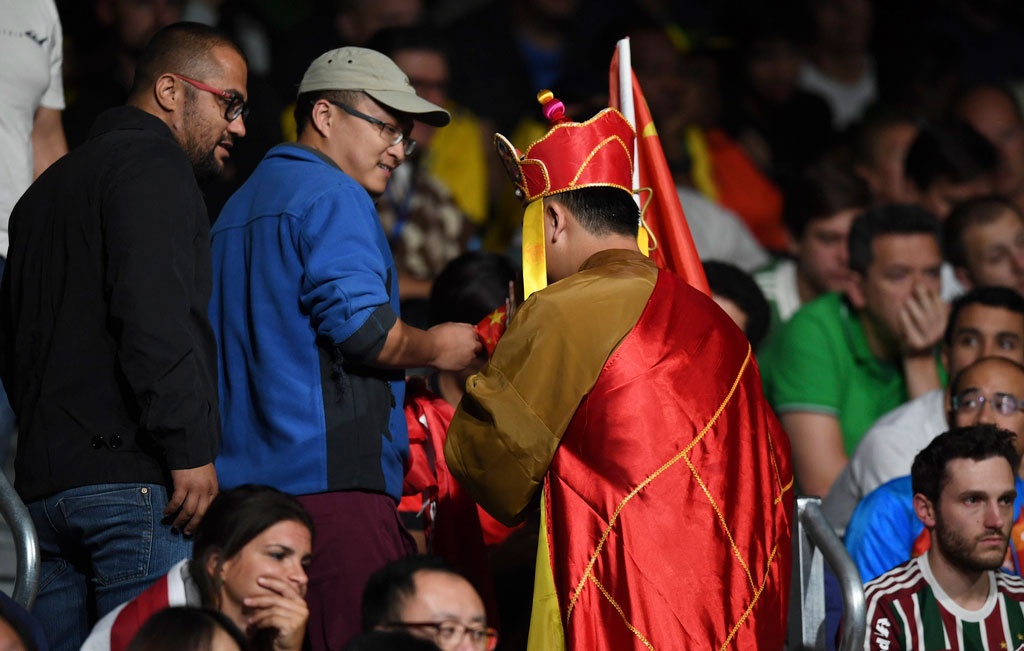 ‘Đường tăng’ cổ vũ VĐV Trung Quốc ảnh 4 ‘Duong tang’ co vu VDV Trung Quoc anh 4