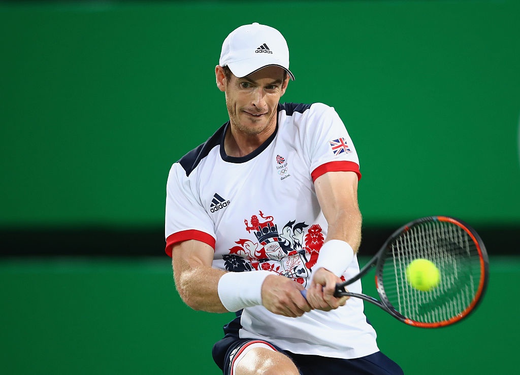 Bolt quay lai nhin doi thu o dich anh 6