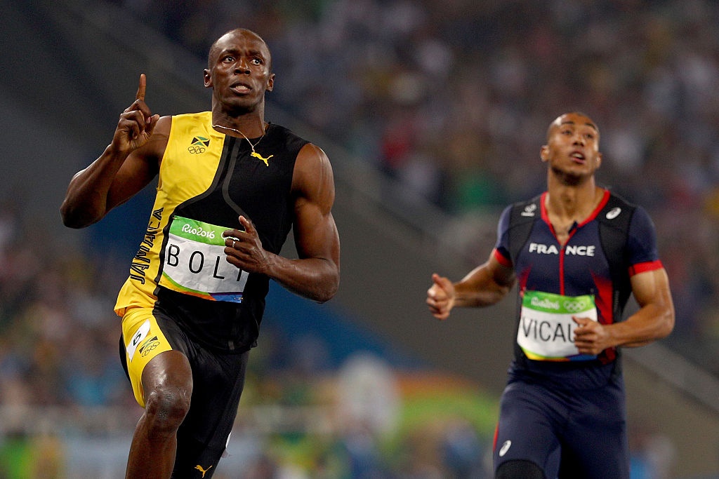 Usain Bolt hạnh phúc trong vòng tay CĐV ảnh 7 Usain Bolt hanh phuc trong vong tay CDV anh 7