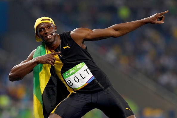 Bolt quay lai nhin doi thu o dich anh 4